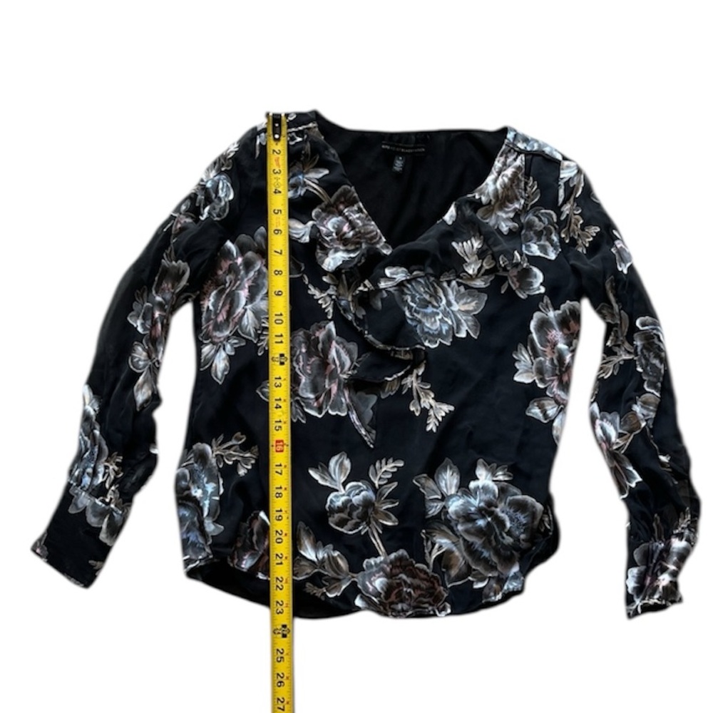 White House Black Market Floral V-Neck Women's Top - Black Long Sleeve Blouse - Picture 11 of 13